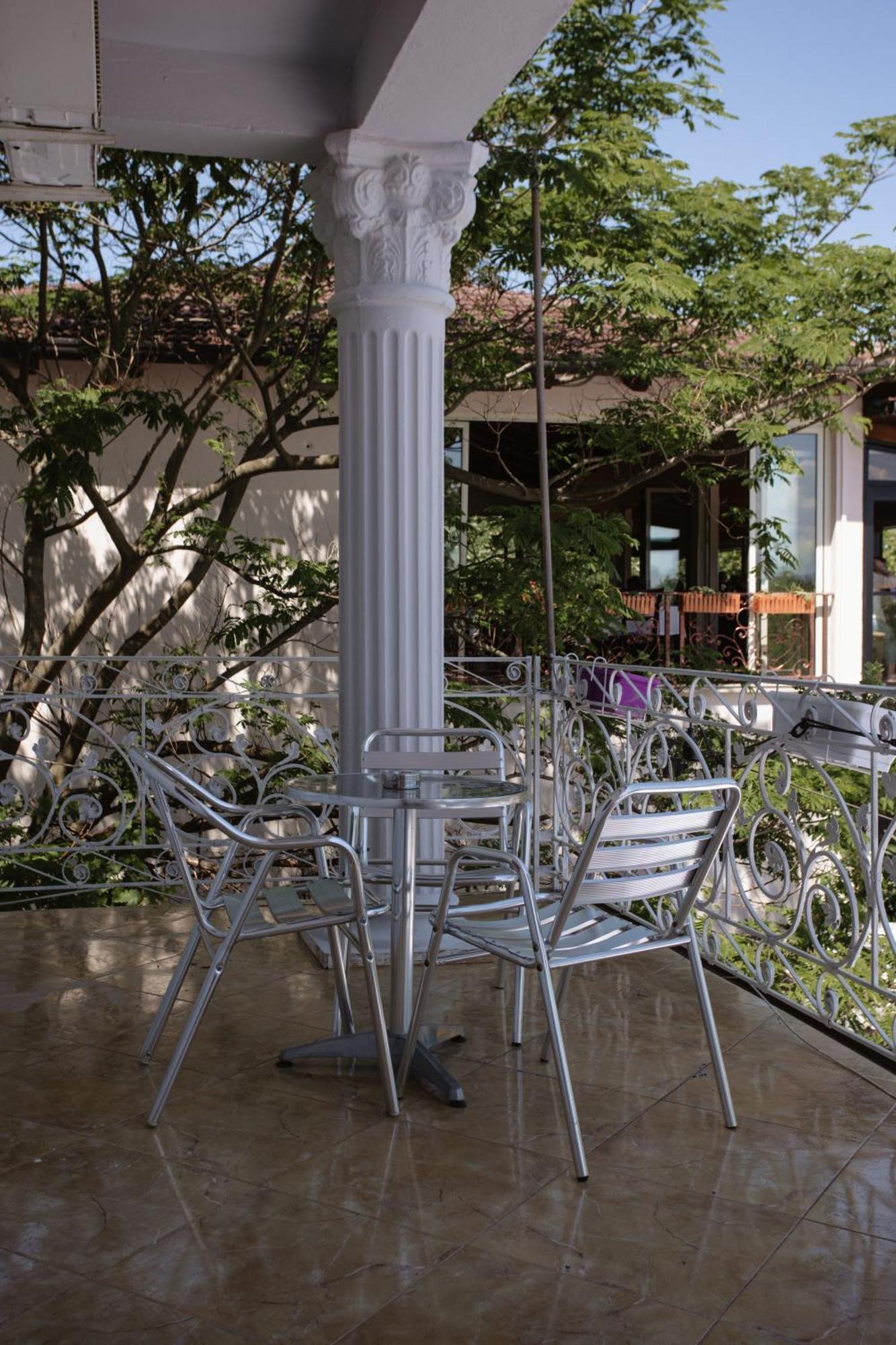 Hotel Shkodra Lake Shiroka Luaran gambar